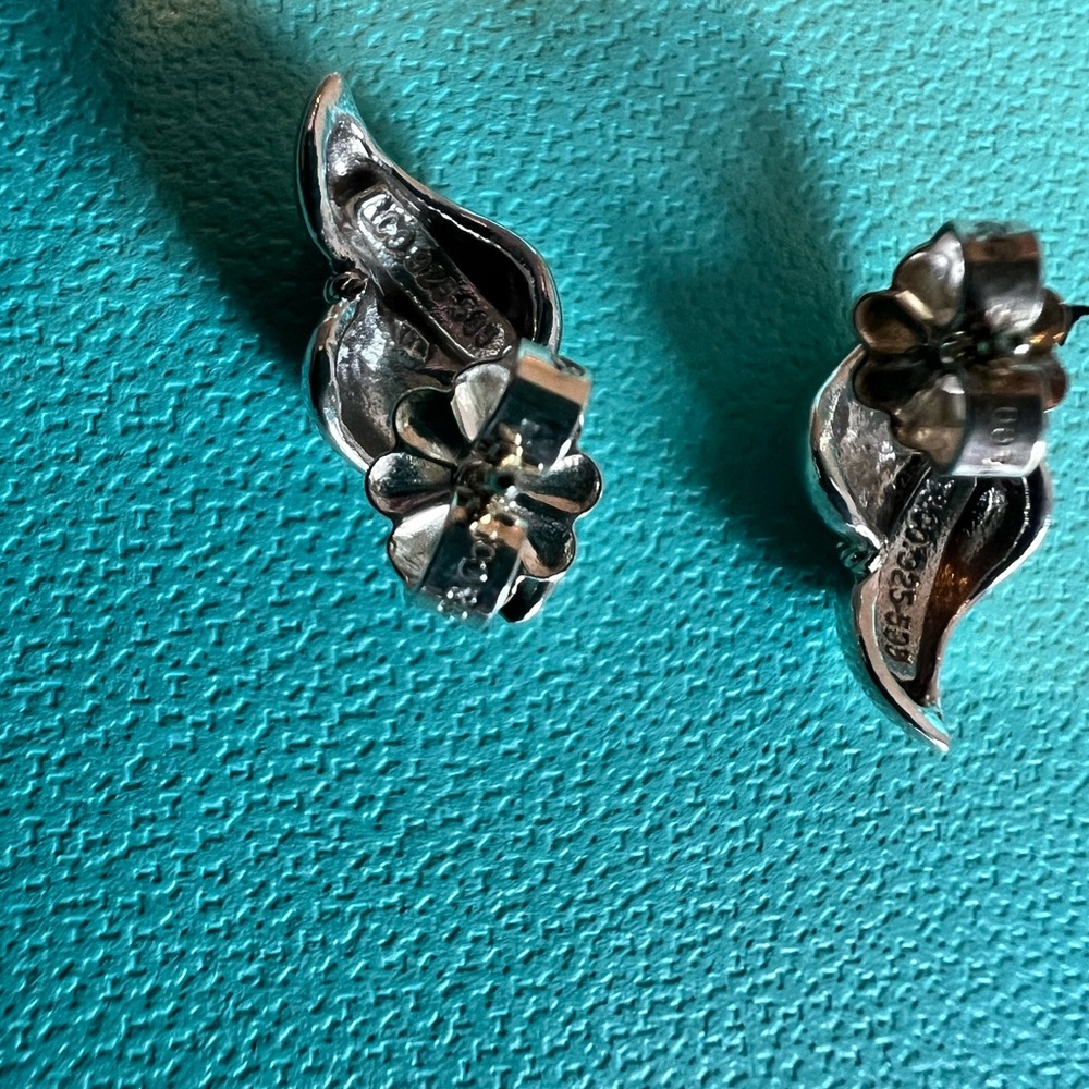 🌸🌸 Authentic Tiffany & Co. Vintage Earrings - Picture 3 of 9
